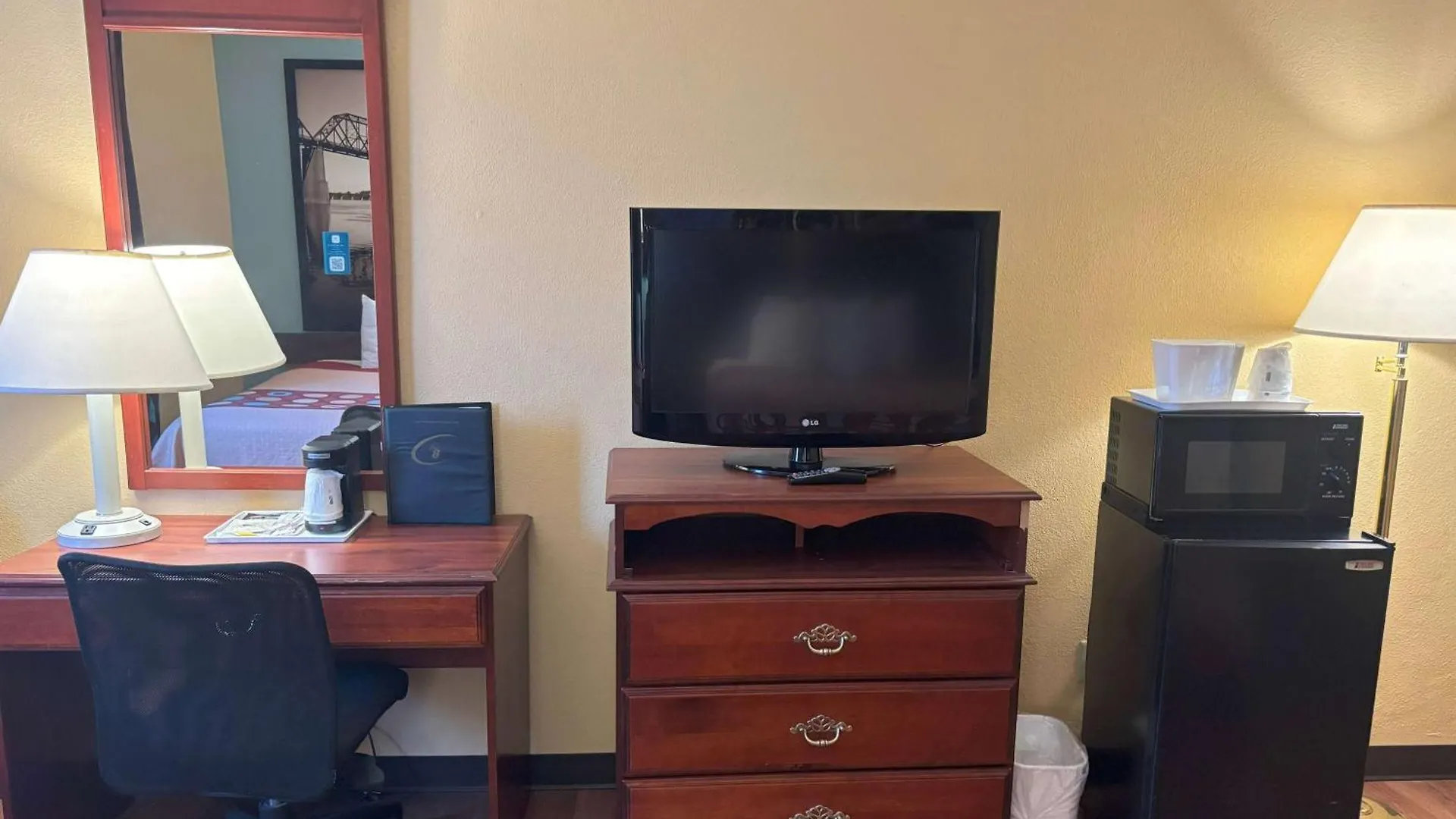 Super 8 By Wyndham O'Fallon Hotel