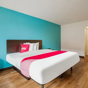 2* Hotel Oyo St. Louis Lambert Airport