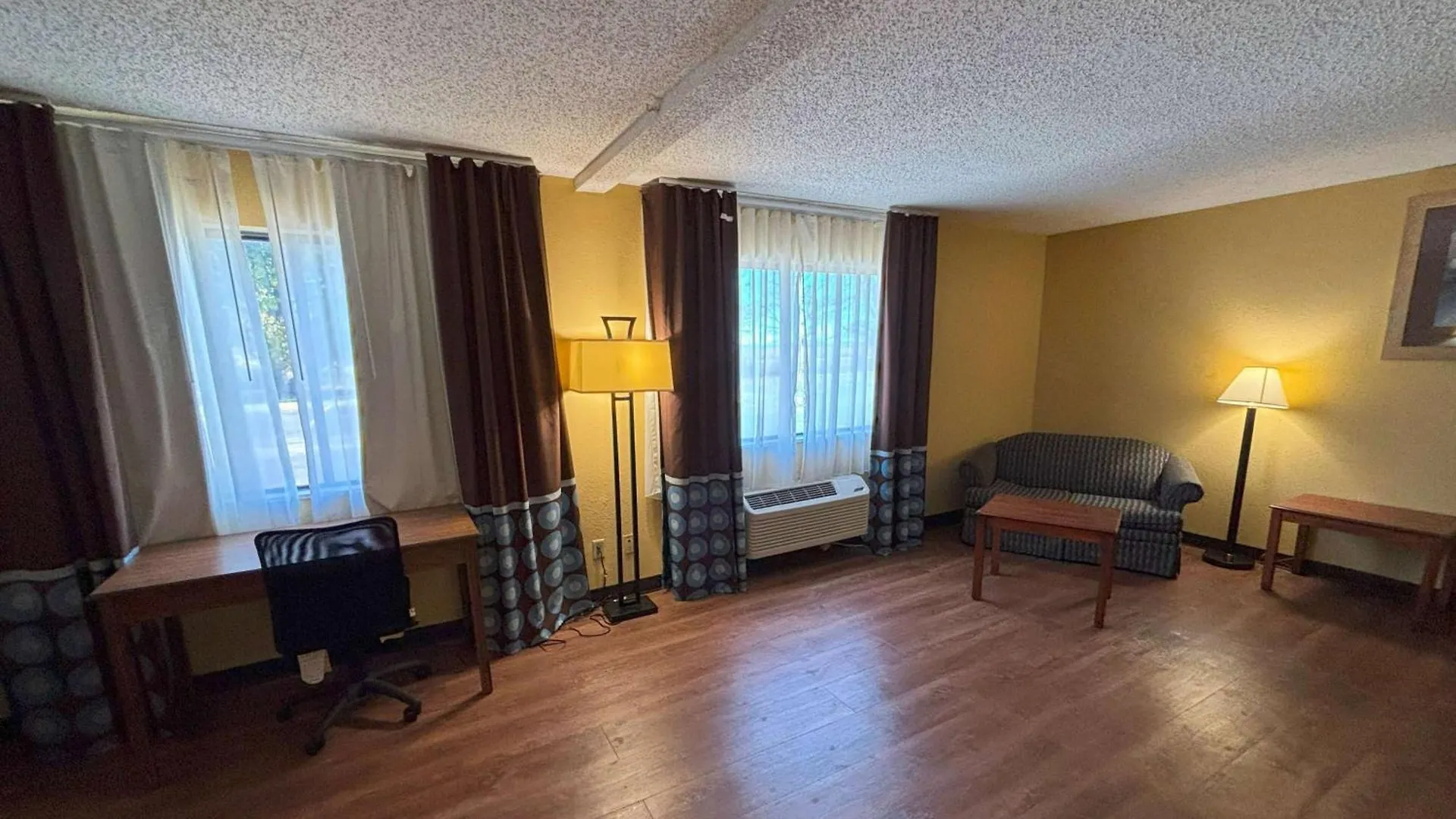 Super 8 By Wyndham O'Fallon Otel